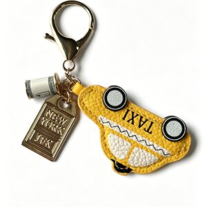 Custom PU Leather Keychain Wholesale with MOQ 100 custom logo and retail packaging options