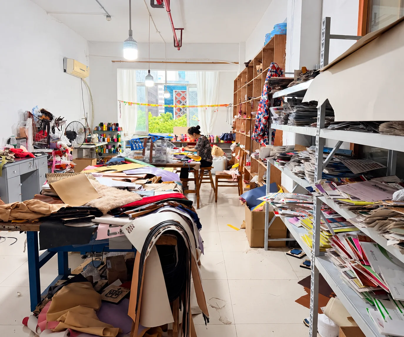Leather bag charm material selection and production workshop